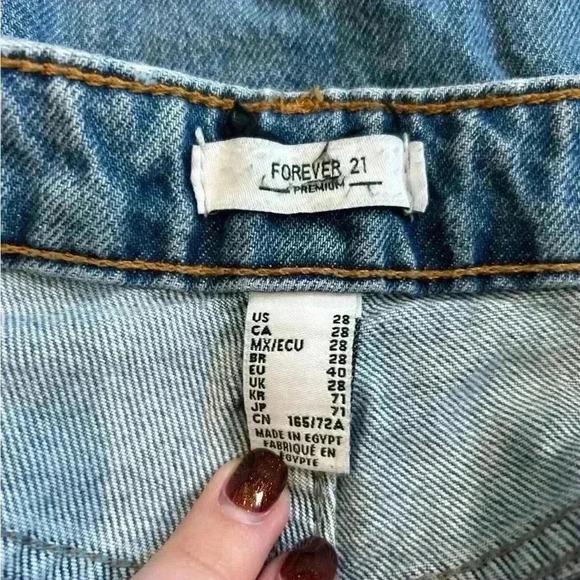 Forever 21 distressed blue straight leg jeans in size 28 - Picture 6 of 6